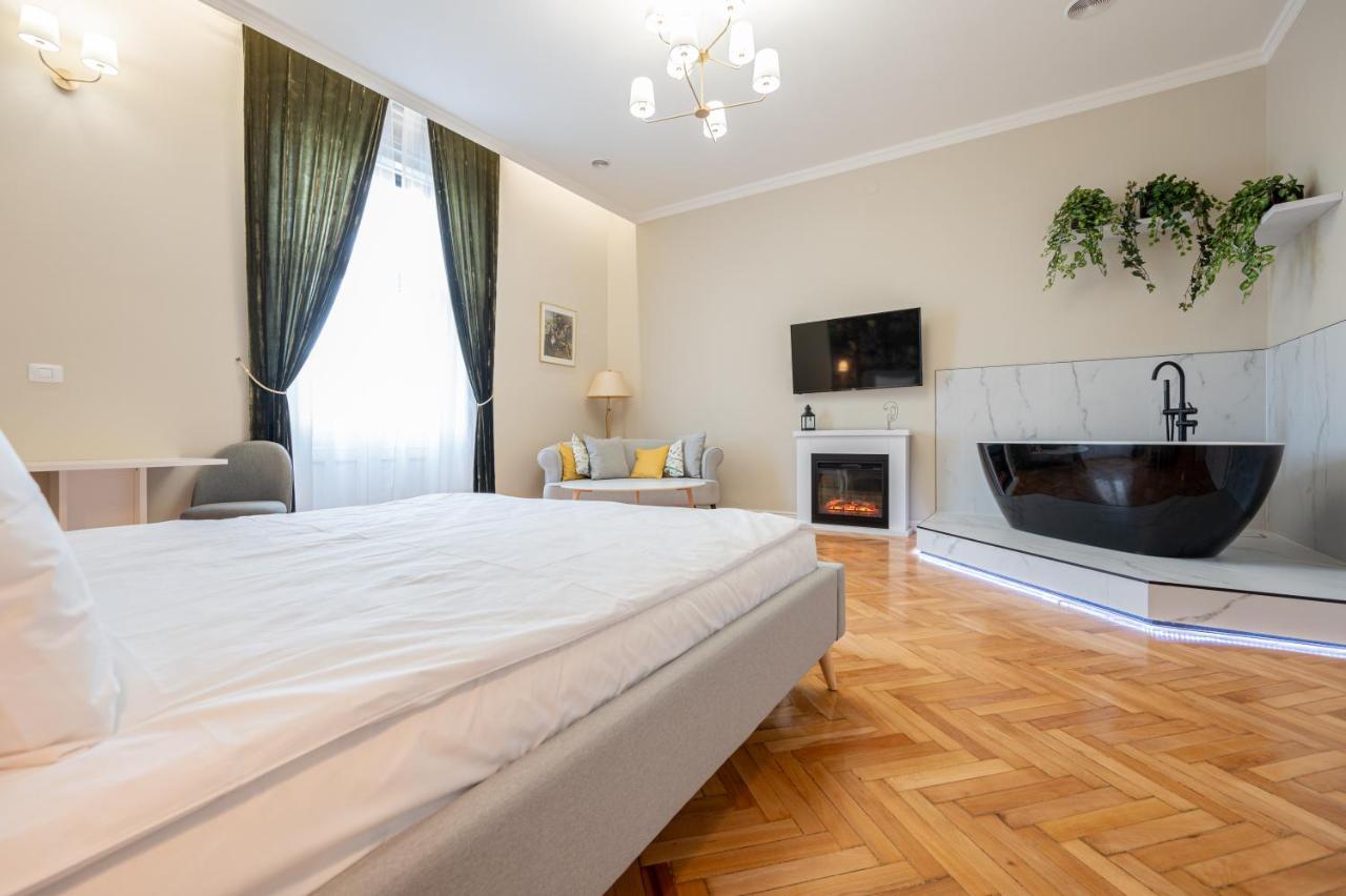 Central Park Apartments Oradea Eksteriør billede