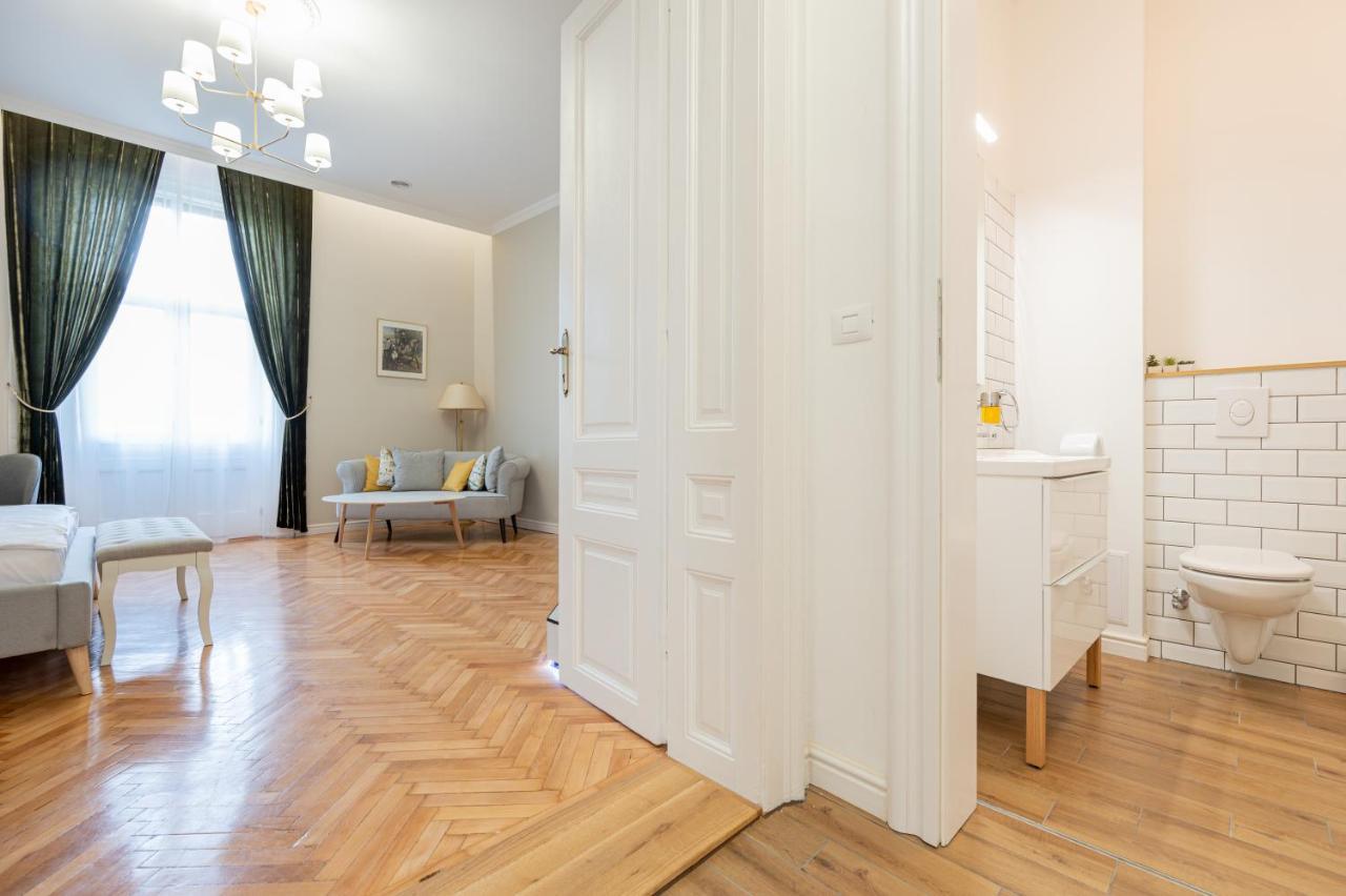 Central Park Apartments Oradea Eksteriør billede