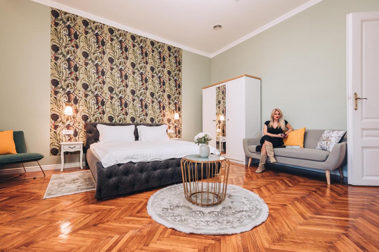 Central Park Apartments Oradea Eksteriør billede