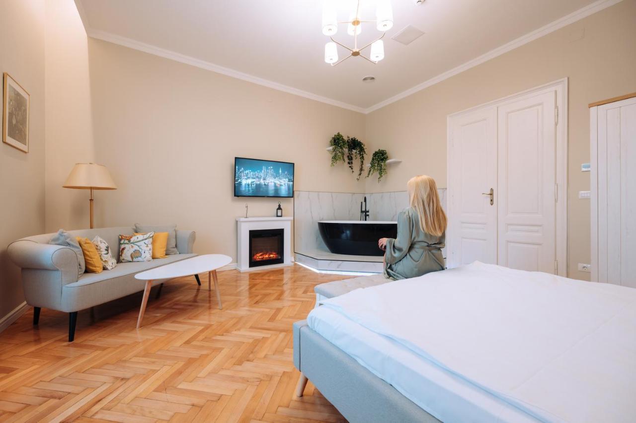 Central Park Apartments Oradea Eksteriør billede